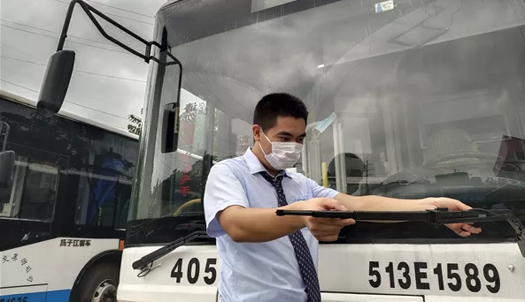 武漢公交多舉措應對強降雨天氣，保障市民安全出行(圖3)