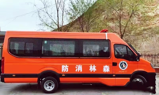 8輛依維柯歐勝運(yùn)兵車(chē)交付甘肅，為森林防護(hù)再添助力(圖2)